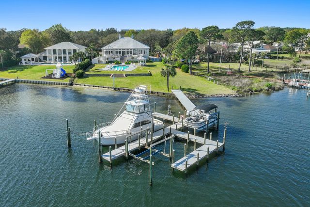 124 Indian Bayou Drive, Destin, FL 32541