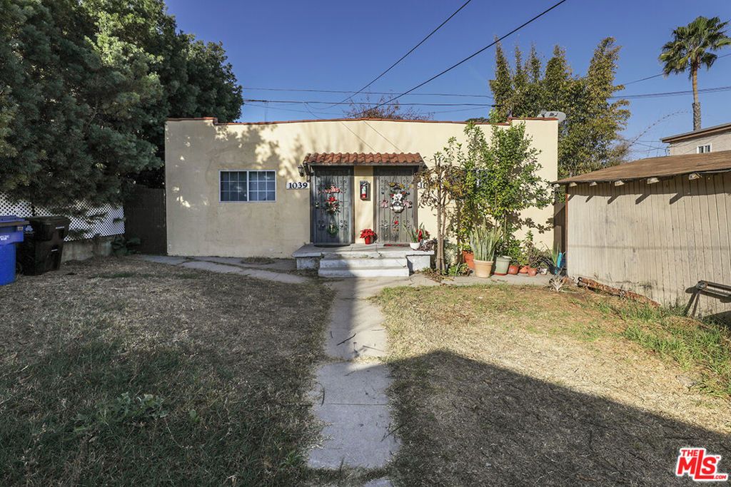 Image 6 of property listing at 1037 Waterloo Street, Los Angeles, CA 90026