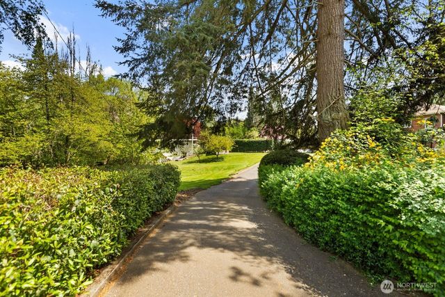 6612 NE 202nd Street, Kenmore, WA 98028