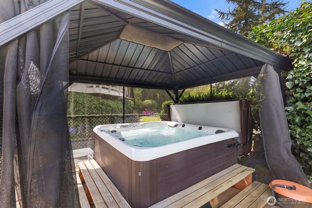 6612 NE 202nd Street, Kenmore, WA 98028