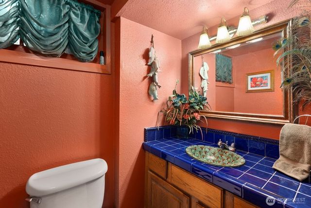 6612 NE 202nd Street, Kenmore, WA 98028