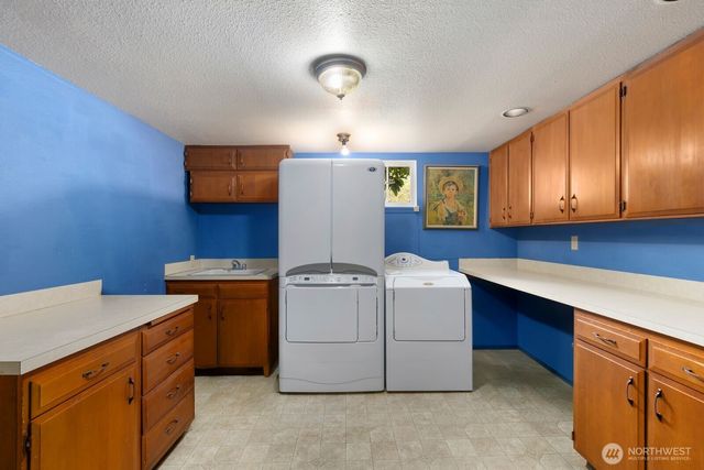 6612 NE 202nd Street, Kenmore, WA 98028