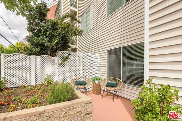 2706 Honolulu Avenue 105, Montrose, CA 91020