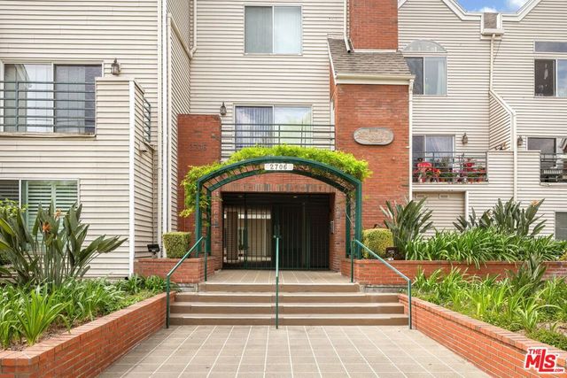 2706 Honolulu Avenue 105, Montrose, CA 91020