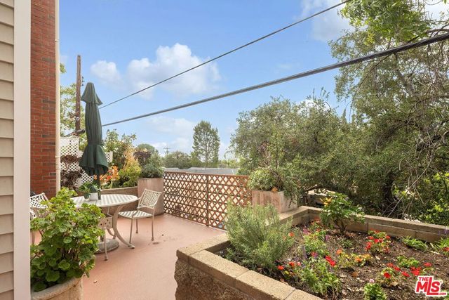 2706 Honolulu Avenue 105, Montrose, CA 91020