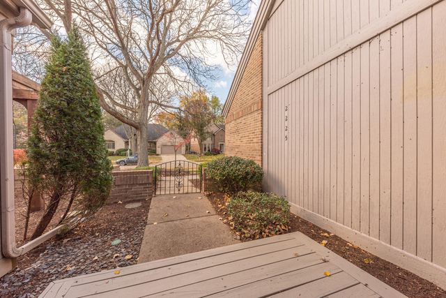 2225 Chaucer Court, Ann Arbor, MI 48103