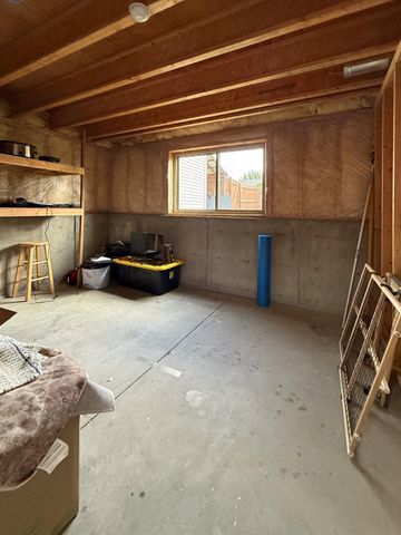 3204 15TH ST SE, Minot, ND 58701