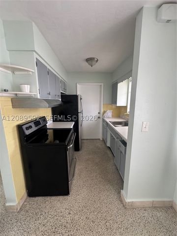 2716 NE 32nd St 5, Fort Lauderdale, FL 33306