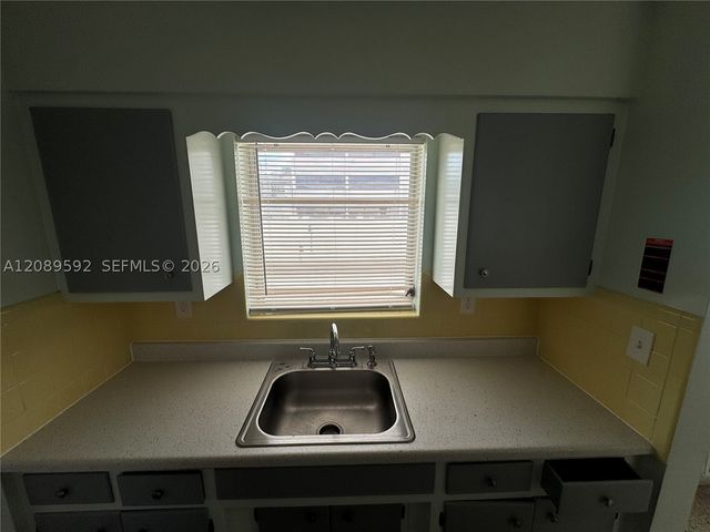 2716 NE 32nd St 5, Fort Lauderdale, FL 33306