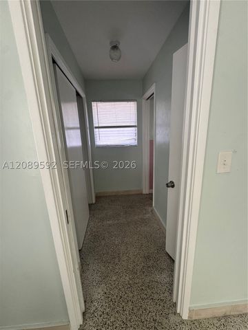 2716 NE 32nd St 5, Fort Lauderdale, FL 33306