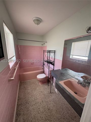 2716 NE 32nd St 5, Fort Lauderdale, FL 33306