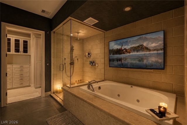 9101 Alta Drive 11, Las Vegas, NV 89145