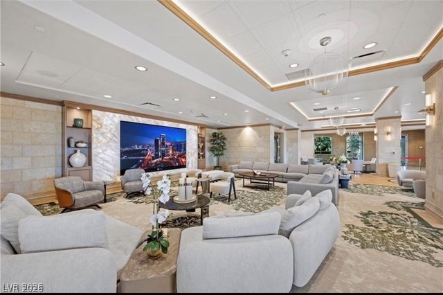 9101 Alta Drive 11, Las Vegas, NV 89145