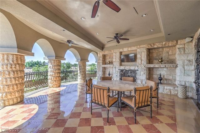 9101 Alta Drive 11, Las Vegas, NV 89145