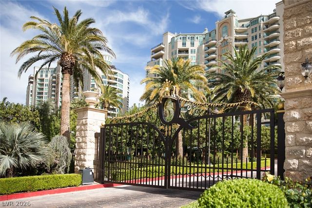 9101 Alta Drive 11, Las Vegas, NV 89145
