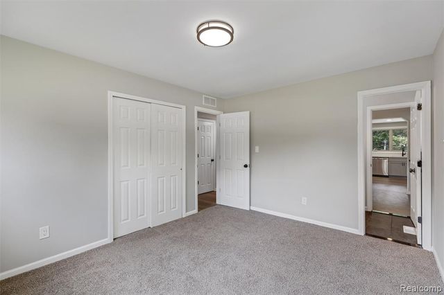 26261 La Muera Street, Farmington, MI 48334