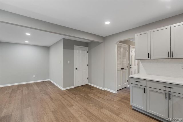 26261 La Muera Street, Farmington, MI 48334
