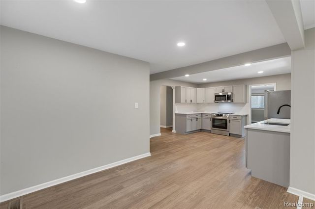 26261 La Muera Street, Farmington, MI 48334