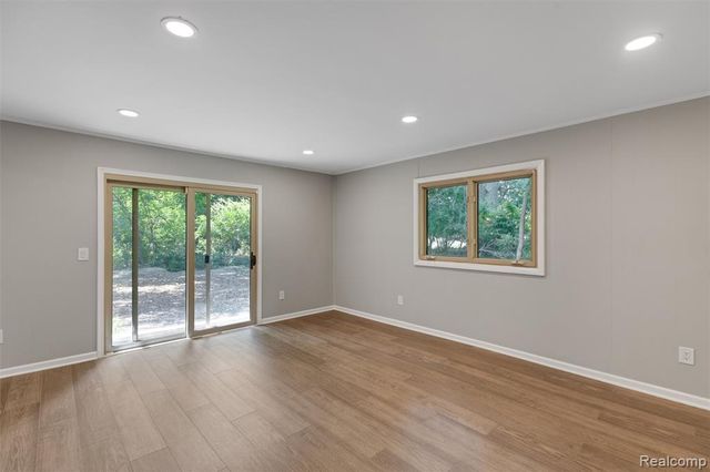 26261 La Muera Street, Farmington, MI 48334