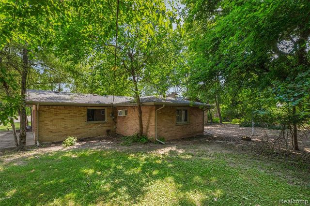26261 La Muera Street, Farmington, MI 48334