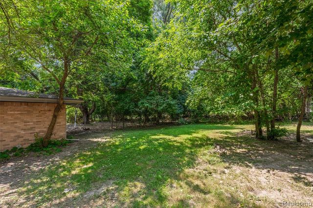 26261 La Muera Street, Farmington, MI 48334