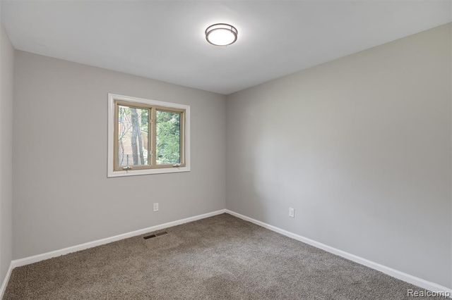 26261 La Muera Street, Farmington, MI 48334