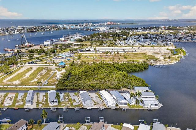 7 Galleon WAY, Fort Myers Beach, FL 33931