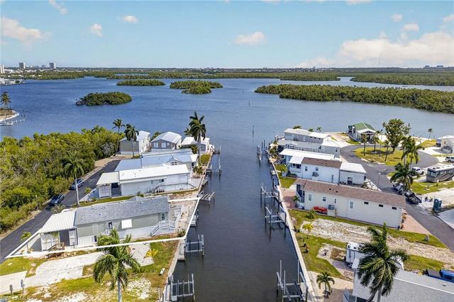 7 Galleon WAY, Fort Myers Beach, FL 33931