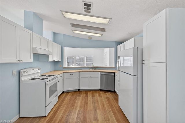 7 Galleon WAY, Fort Myers Beach, FL 33931