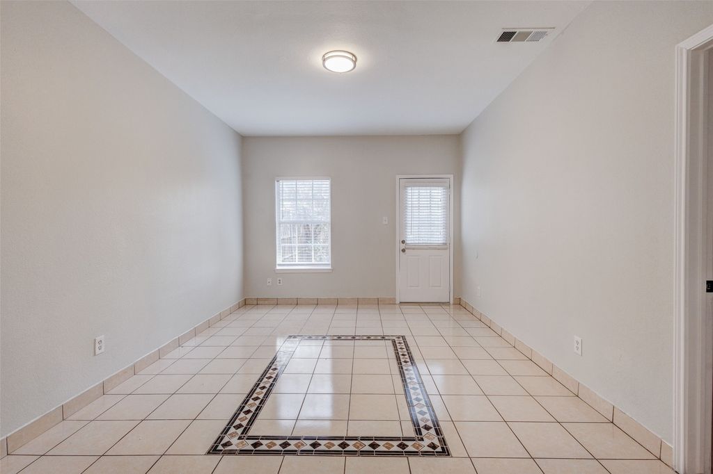 1213 College Street, Grand Prairie, TX 75050 — photo 3