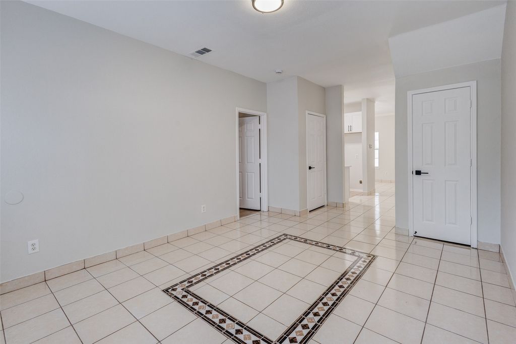 1213 College Street, Grand Prairie, TX 75050 — photo 4