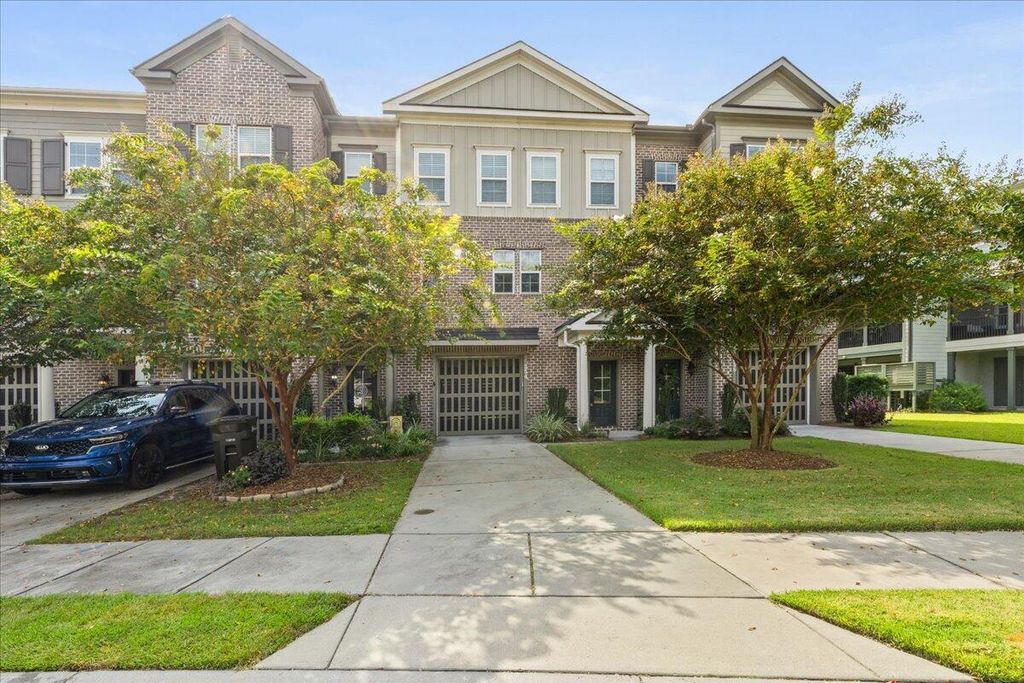 254 Slipper Shell Court, Mount Pleasant, SC 29464