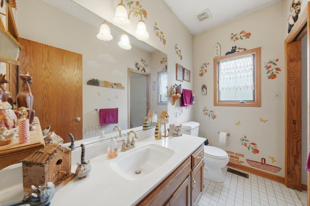 7651 Steeple Chase Drive, Frankfort, IL 60423