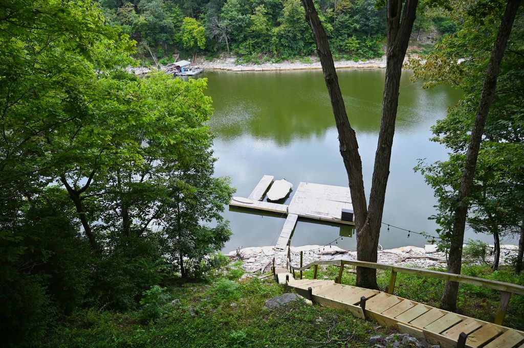 1686 Wells Landing Road, Danville, KY 40422