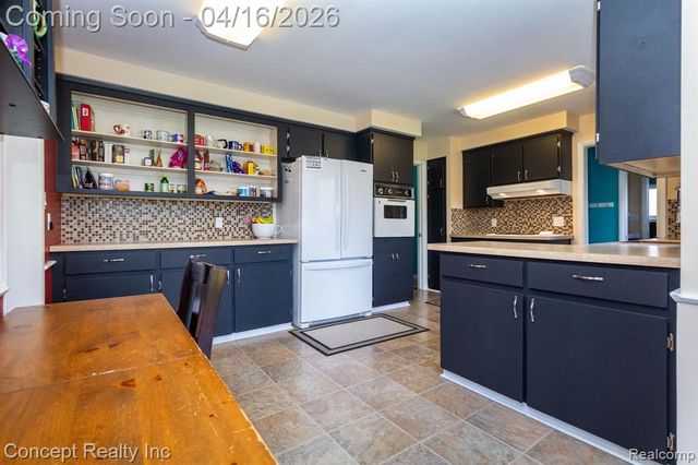 21247 Shurley Drive, Grosse Ile, MI 48138