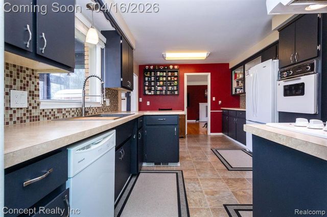 21247 Shurley Drive, Grosse Ile, MI 48138