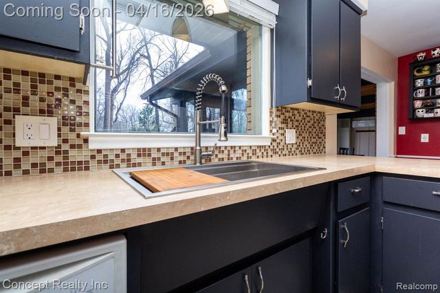 21247 Shurley Drive, Grosse Ile, MI 48138