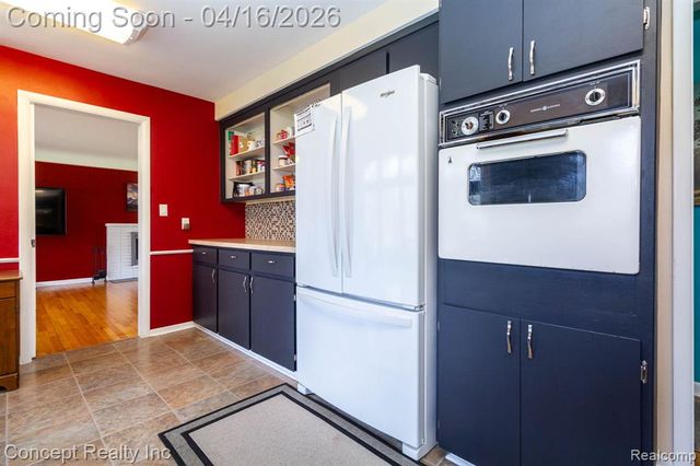 21247 Shurley Drive, Grosse Ile, MI 48138