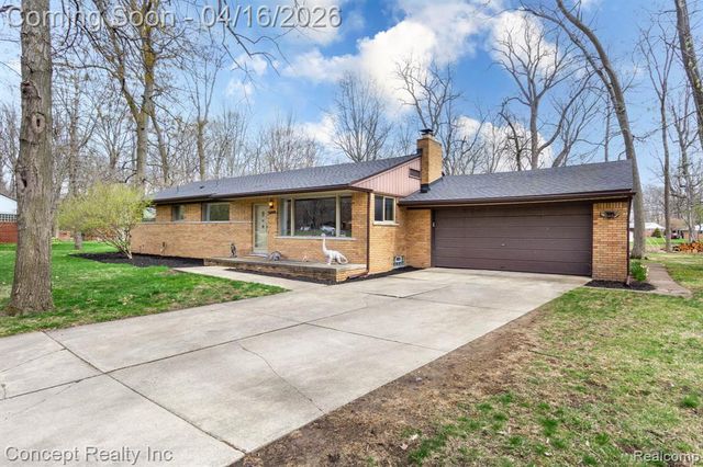 21247 Shurley Drive, Grosse Ile, MI 48138