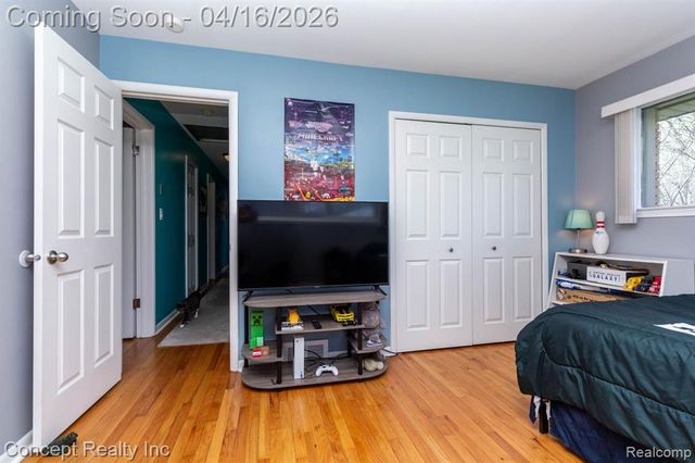 21247 Shurley Drive, Grosse Ile, MI 48138