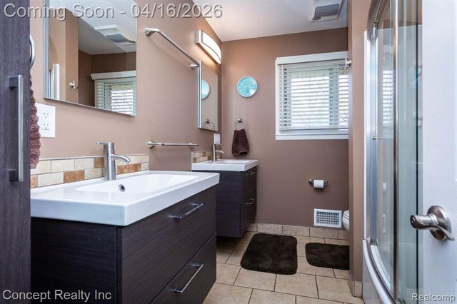 21247 Shurley Drive, Grosse Ile, MI 48138