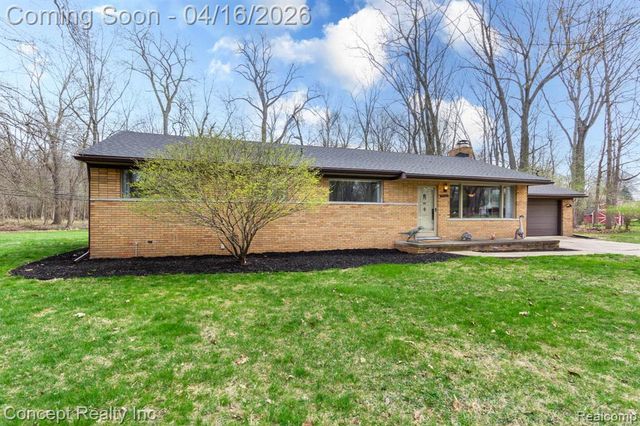21247 Shurley Drive, Grosse Ile, MI 48138