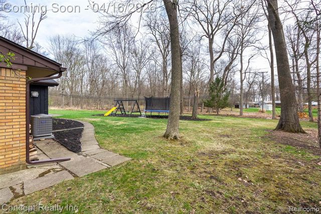 21247 Shurley Drive, Grosse Ile, MI 48138