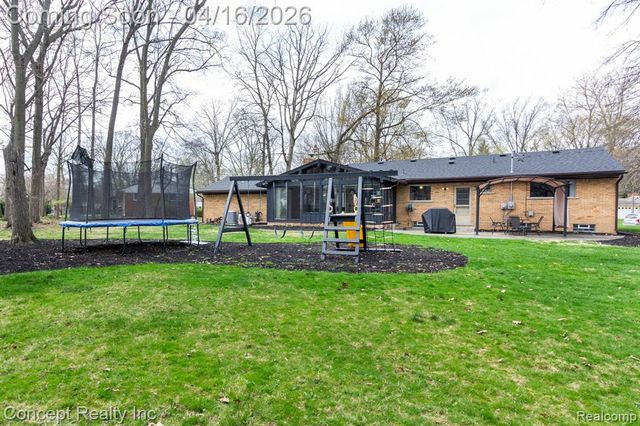 21247 Shurley Drive, Grosse Ile, MI 48138