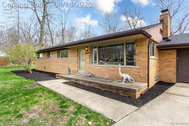 21247 Shurley Drive, Grosse Ile, MI 48138