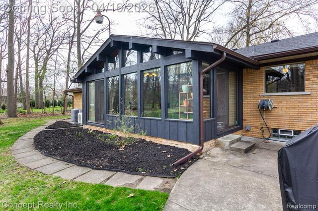 21247 Shurley Drive, Grosse Ile, MI 48138