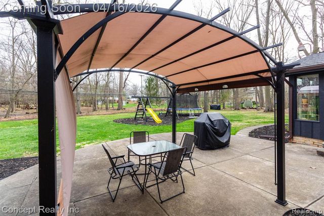 21247 Shurley Drive, Grosse Ile, MI 48138