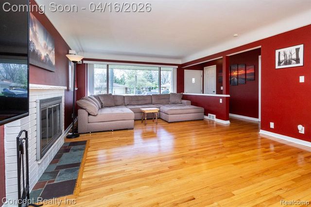 21247 Shurley Drive, Grosse Ile, MI 48138