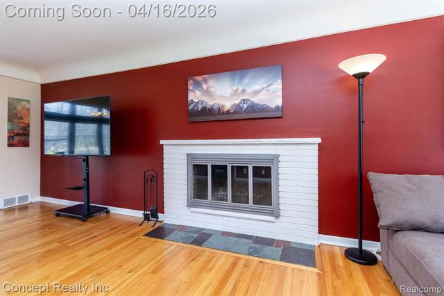 21247 Shurley Drive, Grosse Ile, MI 48138