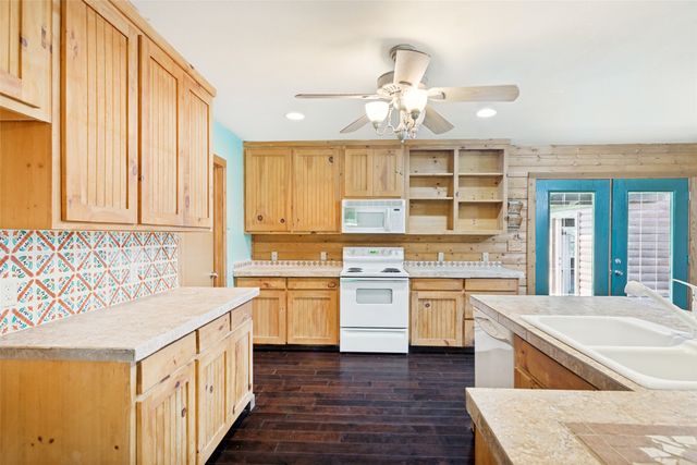 2700 Harwell Lake Road, Weatherford, TX 76088